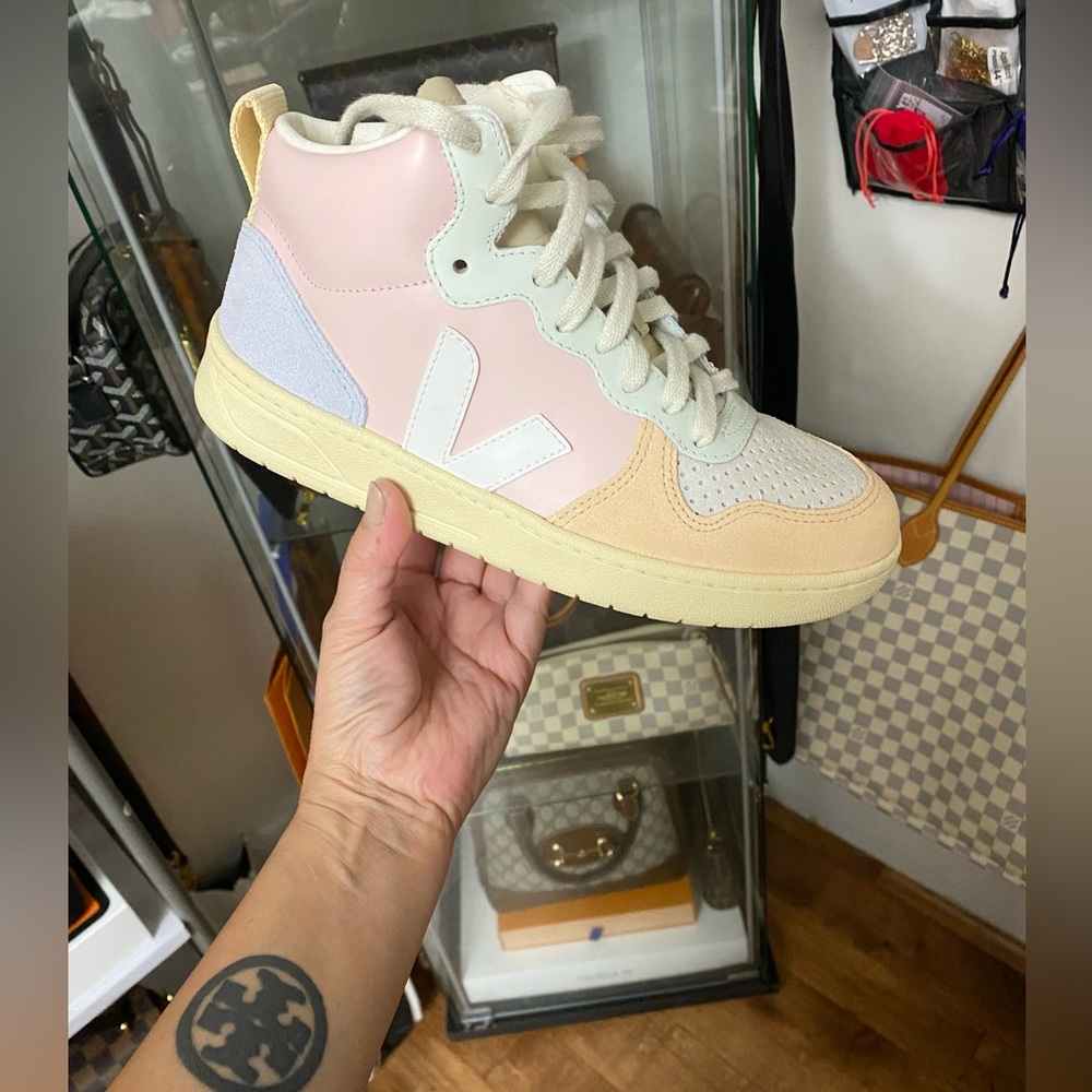 VEJA V-15 high top Sneakers size 6 Women NIB